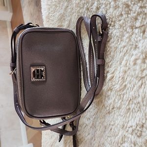 Beautiful Dooney & Bourke Double Pocket Taupe Saffiano Camera Crossbody Bag 📷